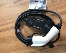 Avtomobil üçün şarj cihazı