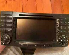 Mercedes-Benz W211 monitoru