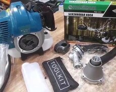 Uralmaş firmasının benzinlə işləyən otbiçəni