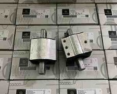 Mercedes sürətlər qutusu yastığı