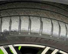 Michelin təkəri 295, 35 R21