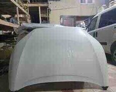 Toyota Corolla Cross kapotu