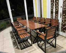 Dəmir masa və oturacaqlar