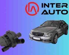 Mercedes-Benz W204 su nasosu