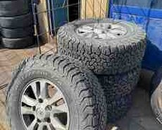 Goodrich şporlu təkər