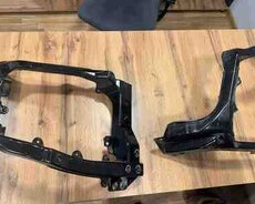 Land Rover Defender fara yuvası