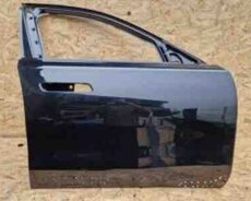 BMW i7, G70 qapısı