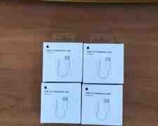 Apple USB-C to headphone jack