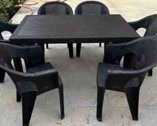 Plastik masa və oturacaqları