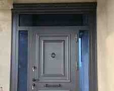 Seyf giriş qapısı