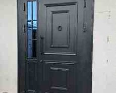 Seyf giriş qapısı