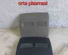 Nissan Tiida şitin orta plastması