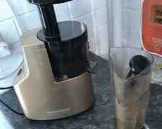 Шнековая соковыжималка Redmond