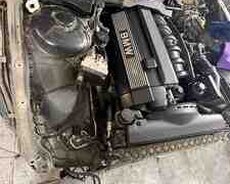 BMW M52 2.8 mühərriki