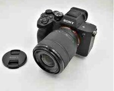 Sony Alpha A7 IV kit 28-70mm fotoaparatı