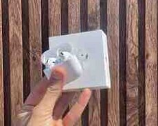 AirPods 4