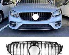 Mercedes-Benz E 213 radiator barmaqlığı