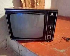 Qədimi televizor
