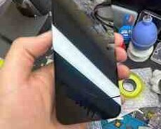 Apple iPhone 13 ekranı