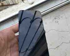 Apple iPhone 13 ekranı