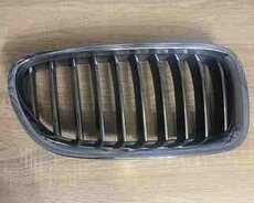 BMW F10 2016 radiator barmaqlığı
