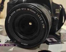 Fotoaparat Canon EOS 250D