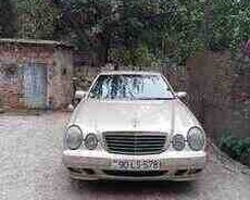 Mercedes E 220, 2001 il