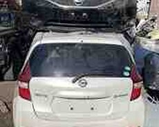 Nissan Note arxa hissəsi