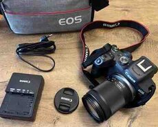 Fotoaparat Canon EOS R70