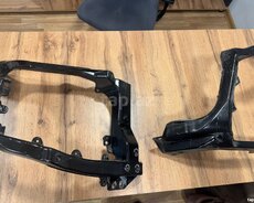 Land Rover Defender fara yuvası