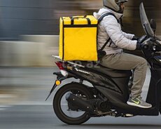 Motokuryer tələb olunur