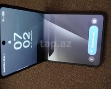 Samsung Galaxy Z Flip 7 Jet Black 512GB 12GB