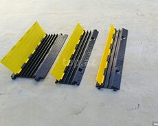 Kabel keçən tramplin