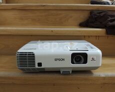 Proyektor Epson 905