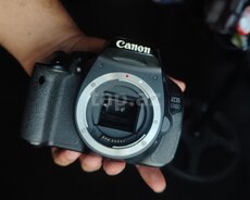 Fotoaparat Canon EOS 600D