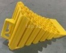 Avtomobillər üçün təkər altlığı