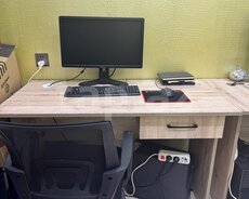 Ofis masası