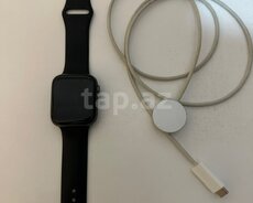Apple Watch Series 4 Aluminum Silver 44mm
