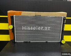Bmw F10 su radiatoru