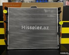 Bmw G30 su radiatoru