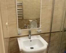 Su kranı və güzgü