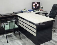 Ofis masası