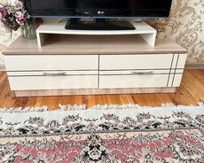 Televizor altlığı