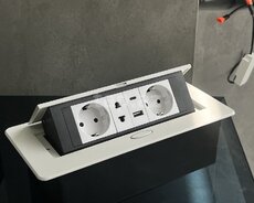 Masaüstü elektrik yuvası