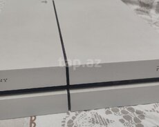Sony PlayStation 4