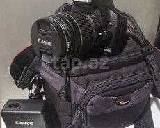 Canon 500 D fotoaparat