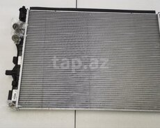 BYD Seal 05 su radiatoru