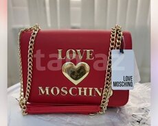 Moschino çantası
