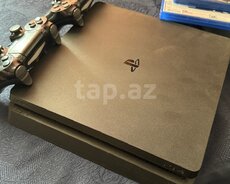 Playstation 4 Slim