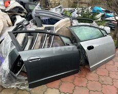 Honda qapıları